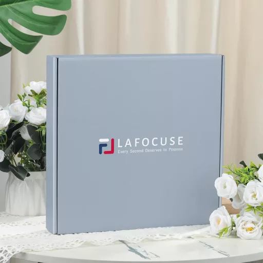 Lafocuse Csendes Falióra Naptárral, LCD Kijelzővel és Hőmérővel, 30 cm