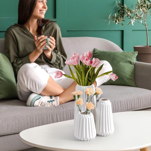 Winter Shore Fehér Kerámia Váza Szett (3 db) - Modern Bordázott Virágvázák Különböző Méretekben - Asztali Dekoráció Vidéki Stílusban