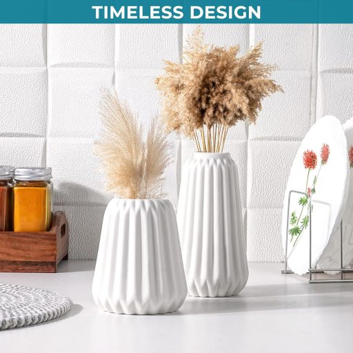 Winter Shore Fehér Kerámia Váza Szett (3 db) - Modern Bordázott Virágvázák Különböző Méretekben - Asztali Dekoráció Vidéki Stílusban