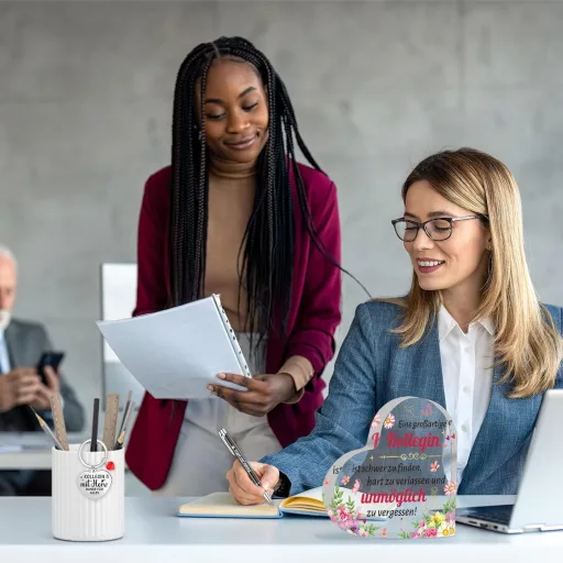 HOWAF Cadou de pensionare Breloc acrilic în formă de inimă Cadou de rămas bun pentru colegi pentru schimbarea locului de muncă Decor pentru casă