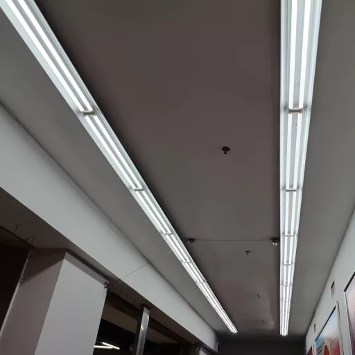 IHYCTV LED Fénycső T5 849mm 18W 4000K Hideg Fehér G5 Foglalat