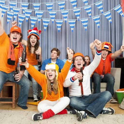 NEBURORA Oktoberfest zászlófüzér 10m, 20 zászlóval, bávár kockás dekoráció