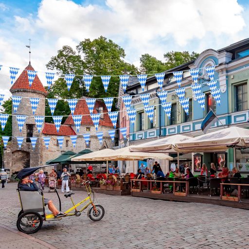 NEBURORA Oktoberfest zászlófüzér 10m, 20 zászlóval, bávár kockás dekoráció