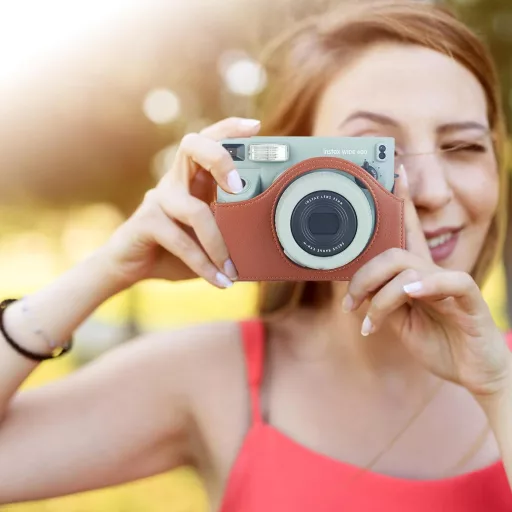 Leebotree Fujifilm Instax Wide 400 bőr tok barna, állítható pánt