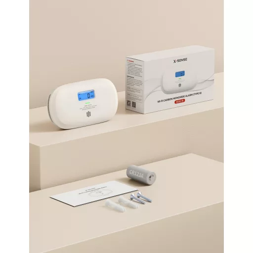 X-Sense XC0C-iR Okos Szénmonoxid Érzékelő - WiFi-s CO Detektor LCD Kijelzővel, TÜV Tanúsítvánnyal, Applikációs Némítással és Cserélhető Elem