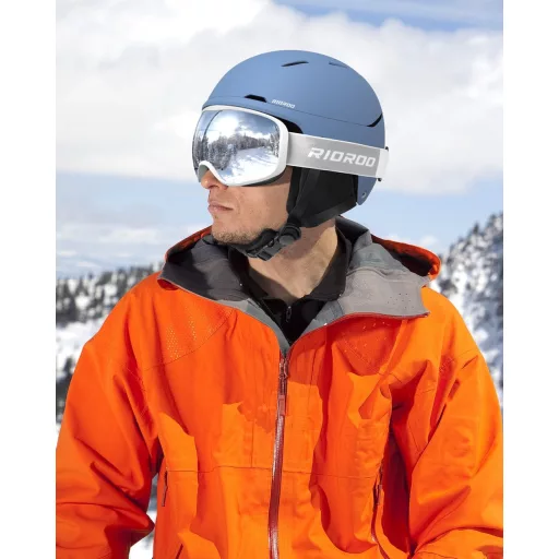 Cască de schi unisex RIOROO, mărime reglabilă, ventilată, cu protecții călduroase pentru urechi.