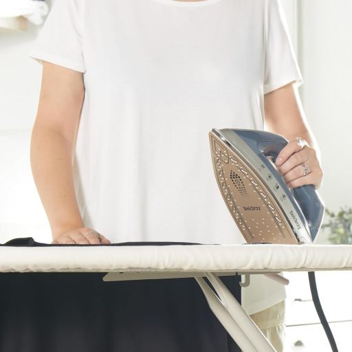 Beldray Titanium Steam Surge Pro gőzvasaló állomás 1.2L tartállyal, kerámia talppal