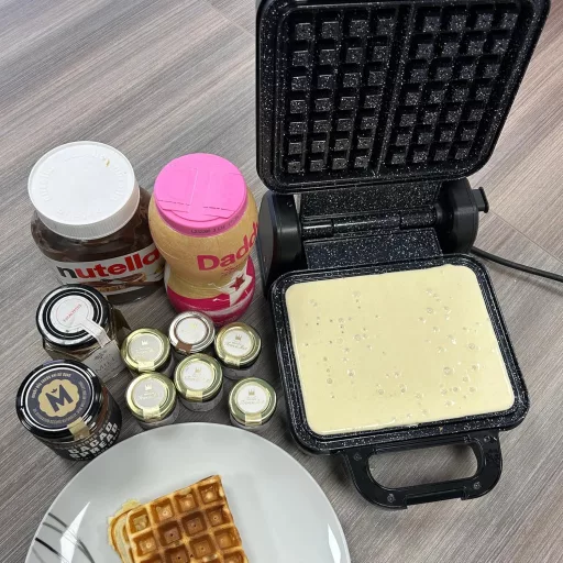 LITTLE BALANCE 8805 Forgó Gofrisütő Elektromos Belgaféle Wafflekészítő 1200W Fekete