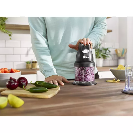 Ninja Express Chop Mini elektromos zöldségvágó és pürésítő fekete