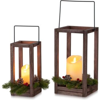   Sada 2 vianočných drevených lampášov Romadedi s 24/30 cm LED sviečkami a vencom